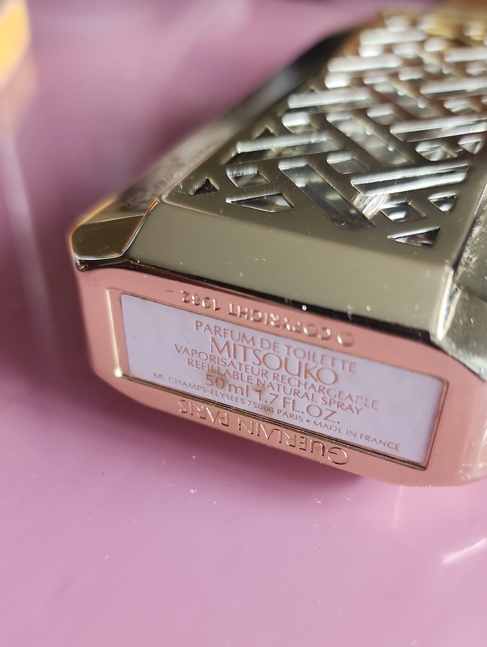 GUERLAIN Mitsouko Bottle With Reliable 1982 Golden Holder - Picture 2 of 4